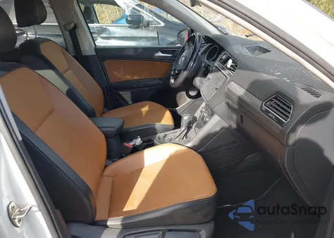 2018 Volkswagen Tiguan 2.0T Se/2.0T Sel z USA, uszkodzony, nr VIN 3VV2B7AX5JM002950